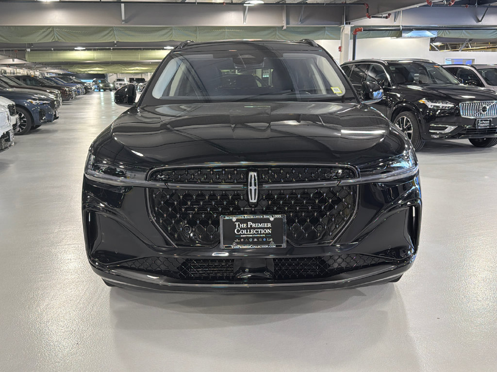 Used 2026 Lincoln Nautilus Reserve w/ Jet Appearance Package AWD/4WD image 2