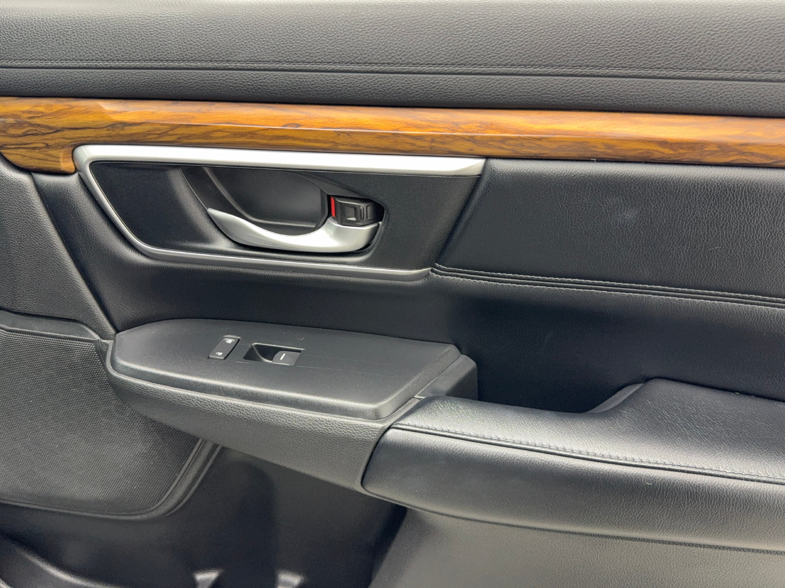 Used 2018 Honda CR-V Touring image 44