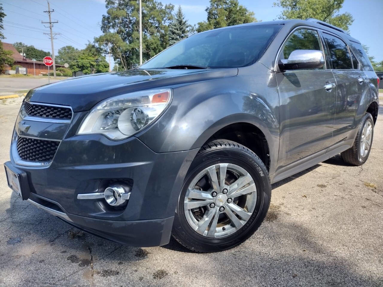 Used 2010 Chevrolet Equinox LT w/ Chrome Appearance Package image 1
