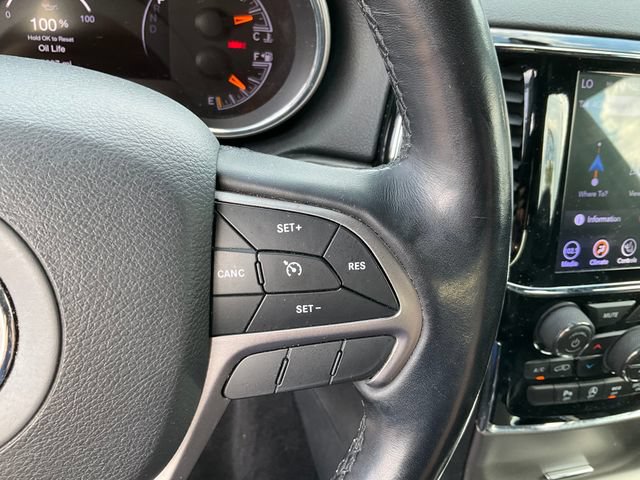 Used 2020 Jeep Grand Cherokee Altitude RWD image 12