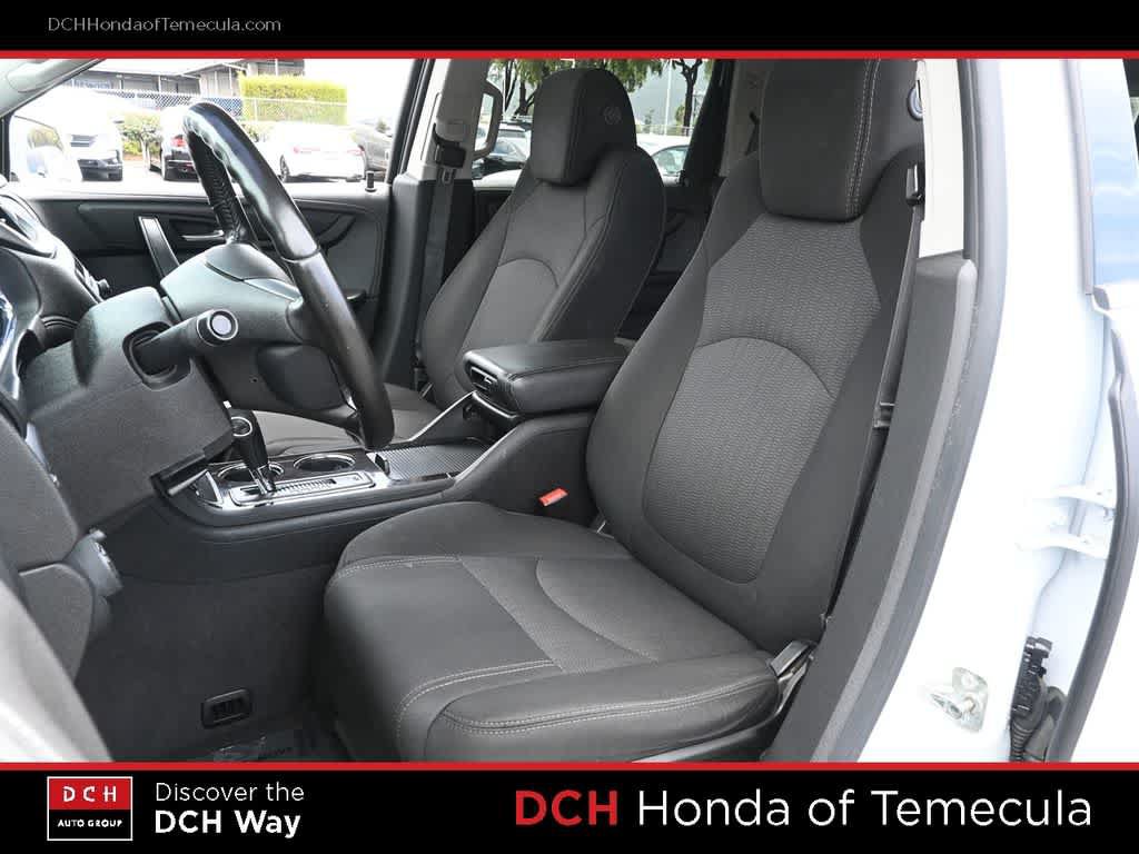 Used 2017 Chevrolet Traverse LT w/ Style and Technology Package FWD image 18