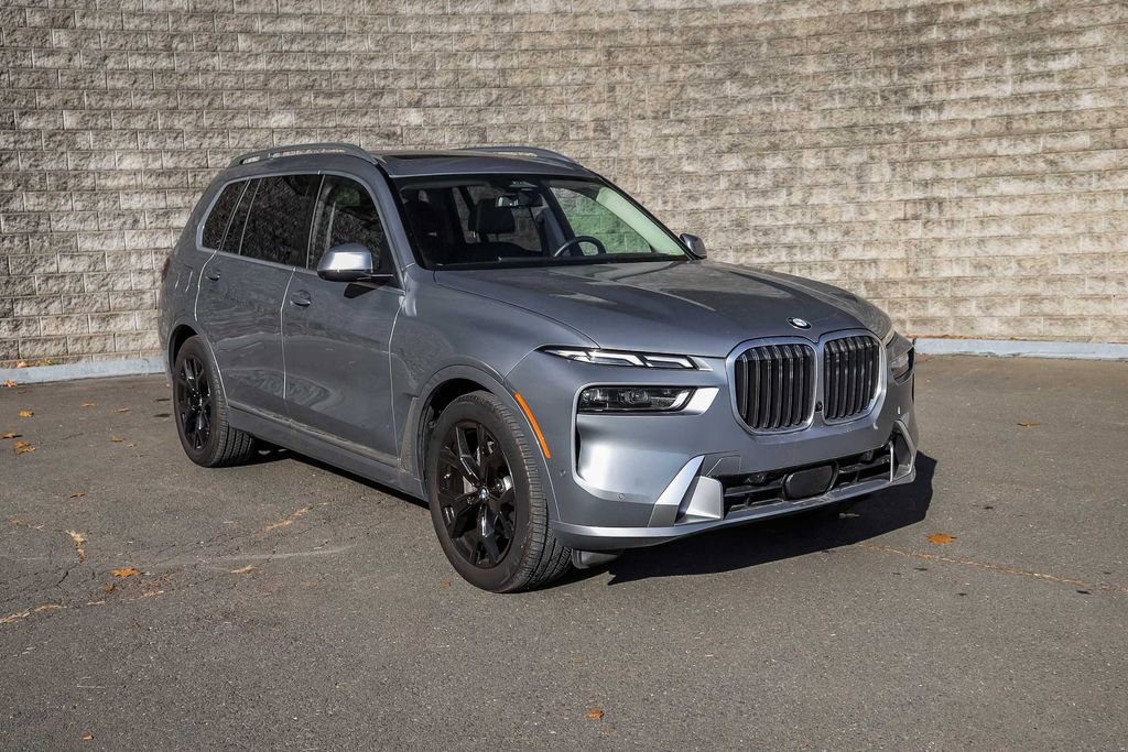 Used 2024 BMW X7 xDrive40i w/ Premium Package image 1