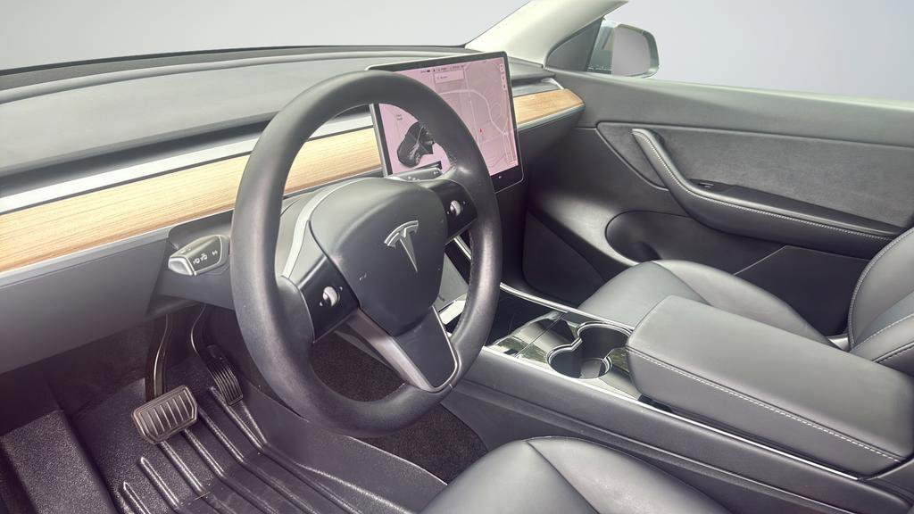 Used 2021 Tesla Model Y Long Range AWD/4WD image 28