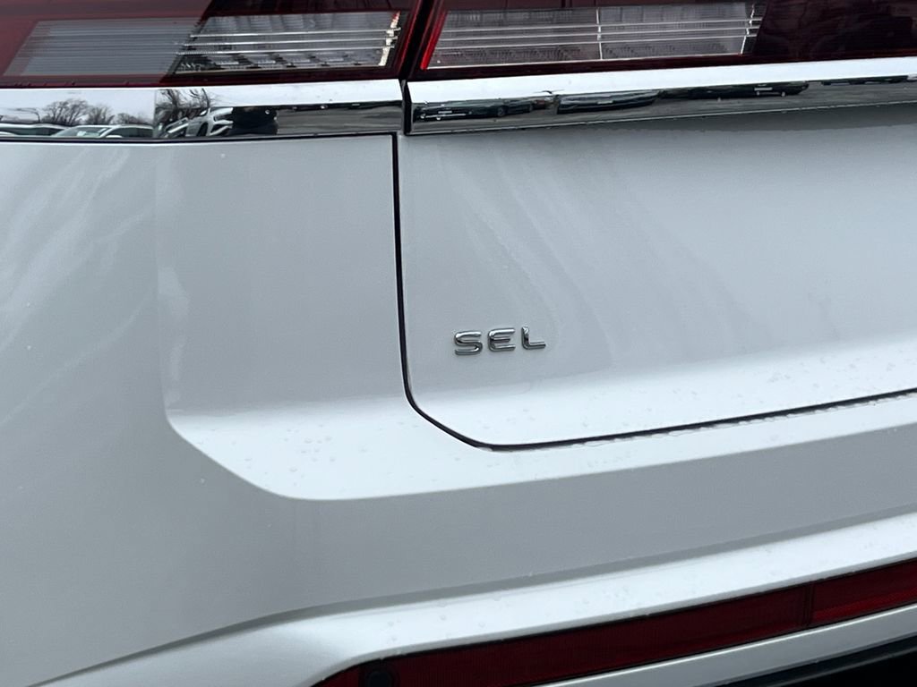 Certified 2024 Volkswagen Atlas Cross Sport SEL R-Line image 6