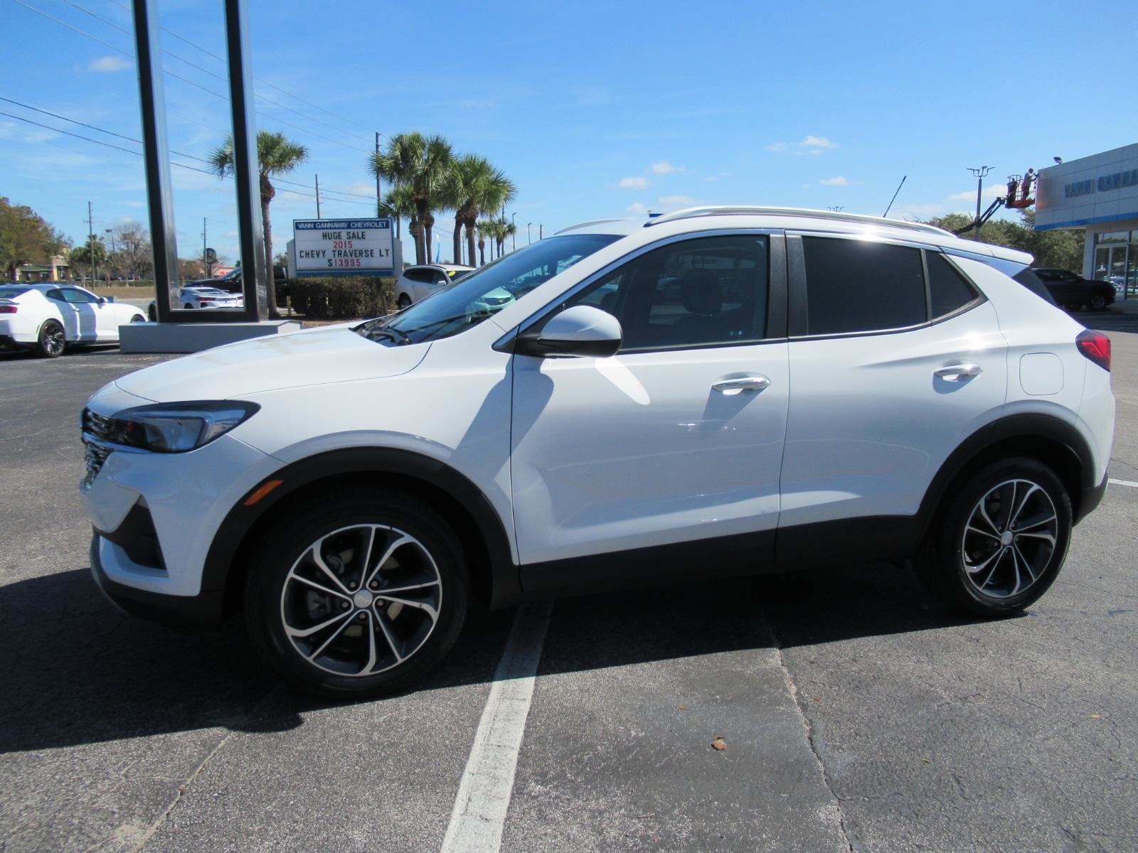 Used 2023 Buick Encore GX Select w/ Safety Package II image 2