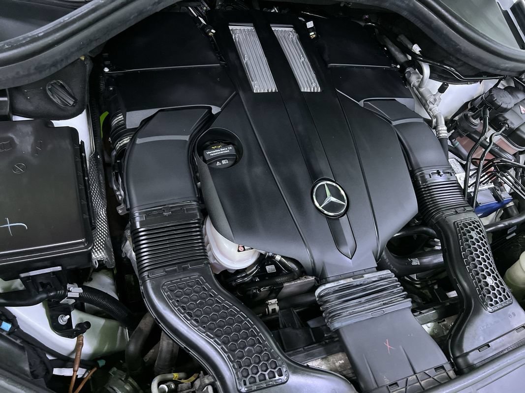 Used 2016 Mercedes-Benz GL 450 4MATIC image 17