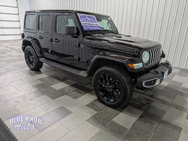 Used 2025 Jeep Wrangler Unlimited Sahara AWD/4WD image 5