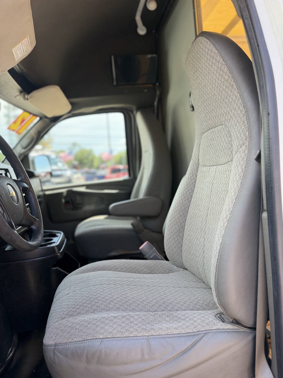 Used 2012 Chevrolet Express 3500 RWD image 23