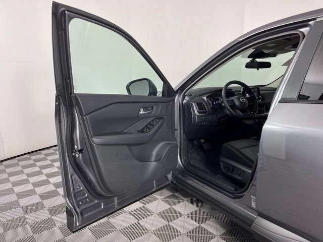 New 2026 Nissan Rogue SV w/ Cold Weather Package FWD image 17