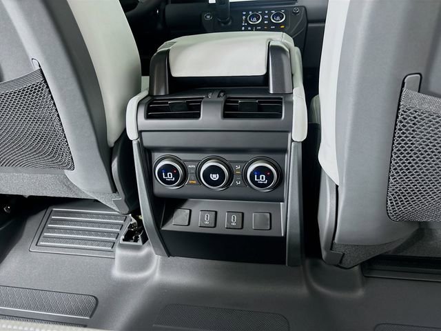 New 2026 Land Rover Defender 110 X-Dynamic SE image 24