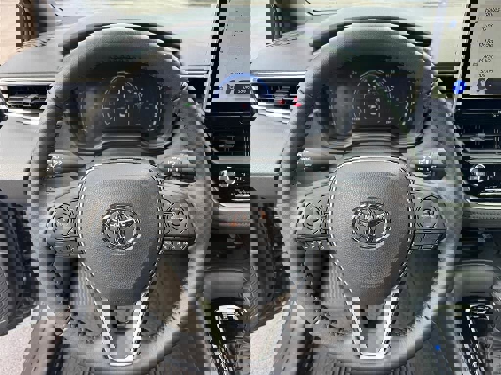 Certified 2025 Toyota Corolla SE w/ SE Premium Package AWD/4WD image 23