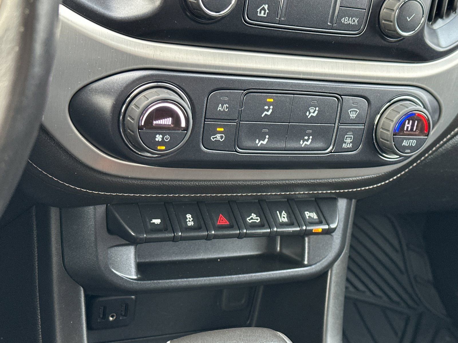 Used 2020 GMC Canyon SLE w/ Driver Alert Package image 19