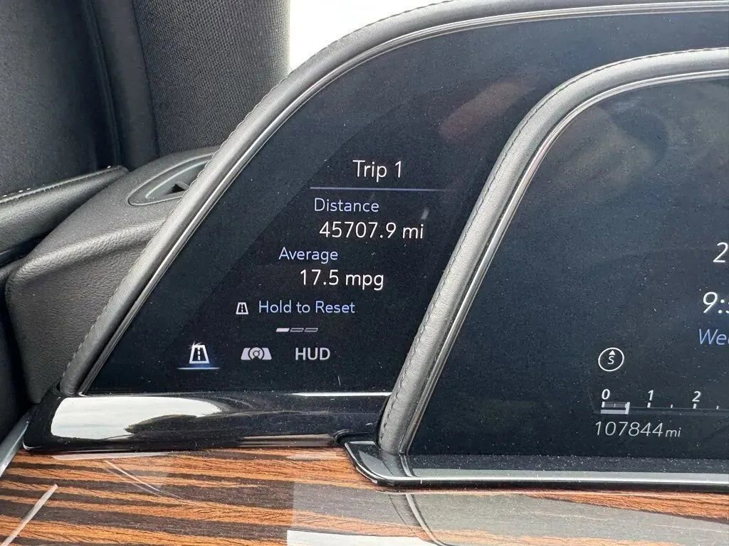 Used 2021 Cadillac Escalade Premium Luxury w/ Driver Assist Tech Package image 27