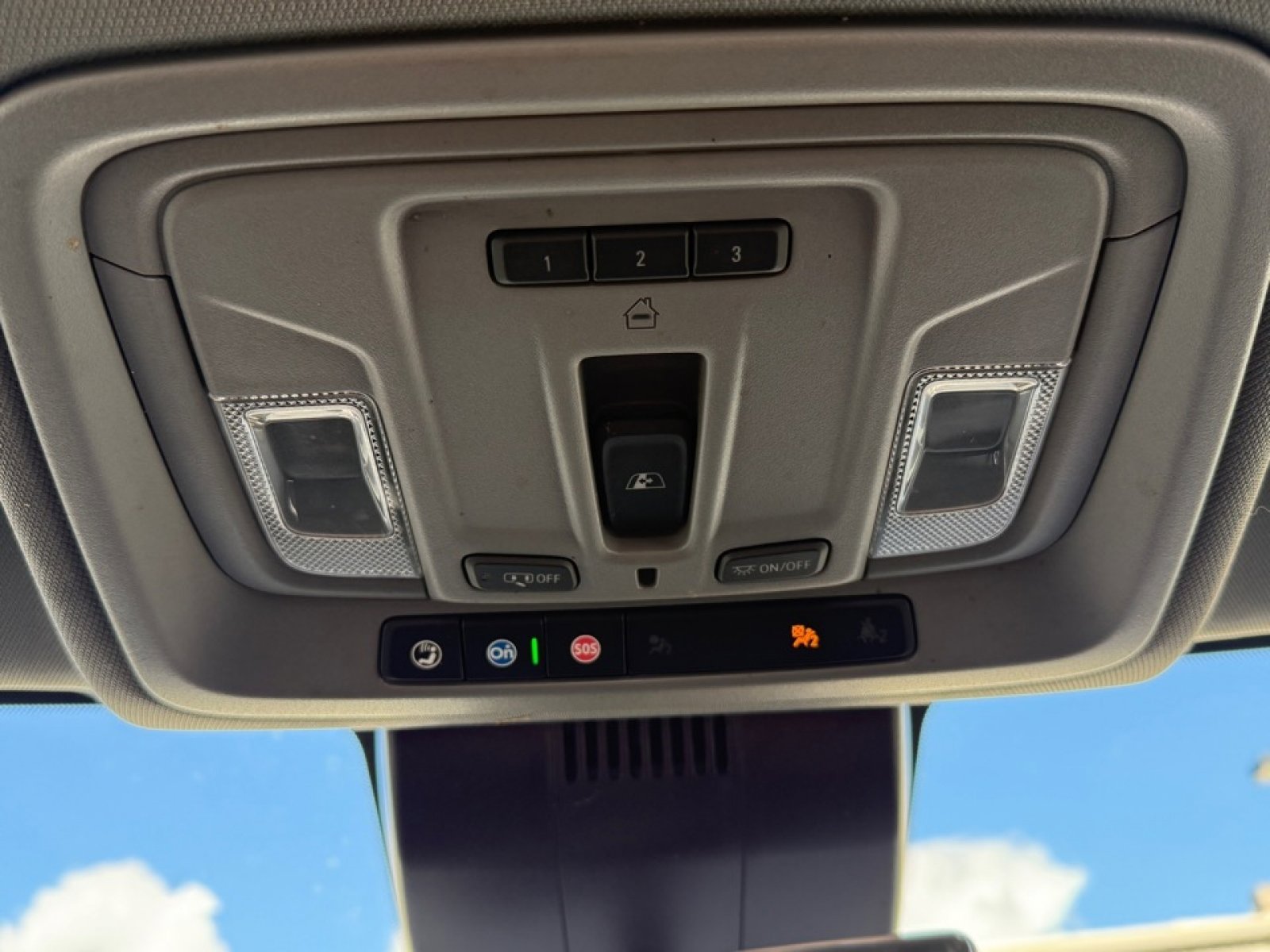 Used 2024 GMC Sierra 3500 Denali w/ Technology Package image 34