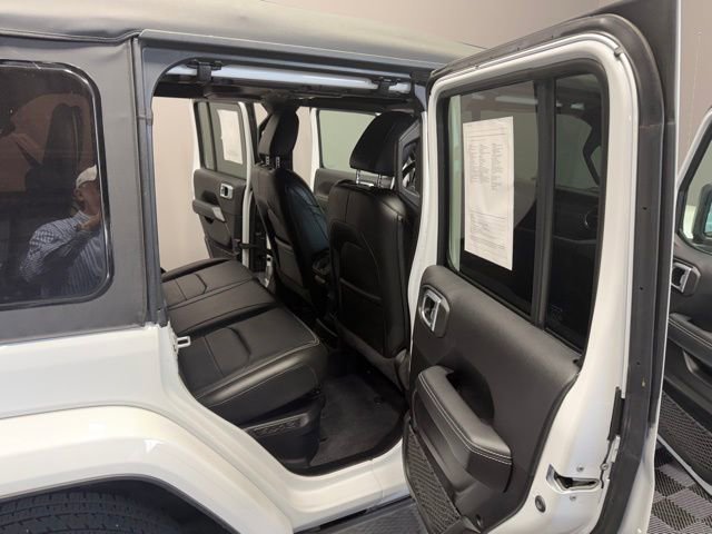 Used 2022 Jeep Wrangler Unlimited Sahara image 20