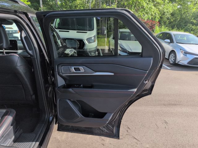 Certified 2025 Ford Explorer ST-Line AWD/4WD image 17