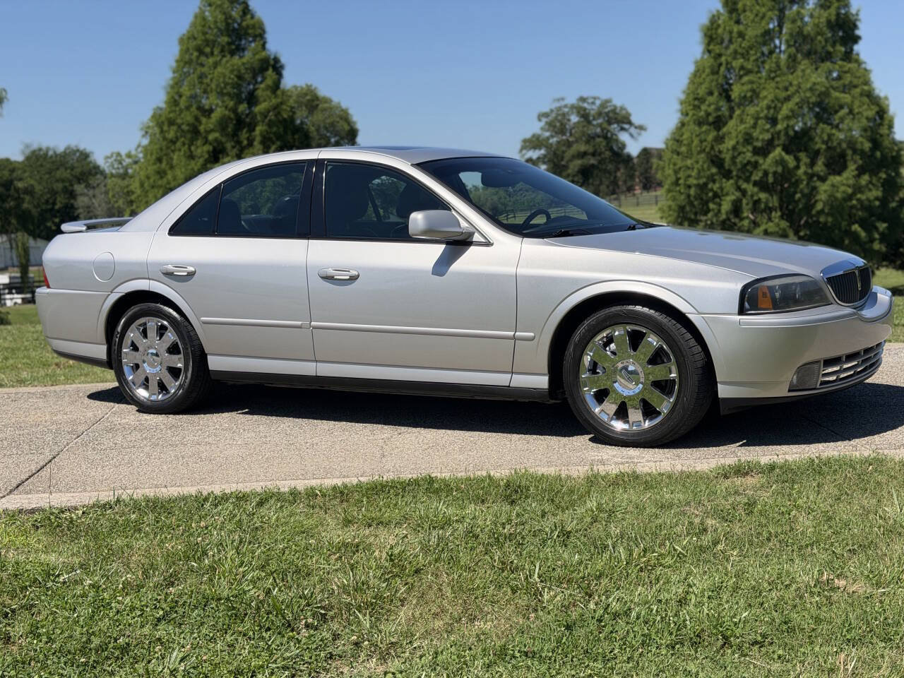 Used 2003 Lincoln LS RWD image 8