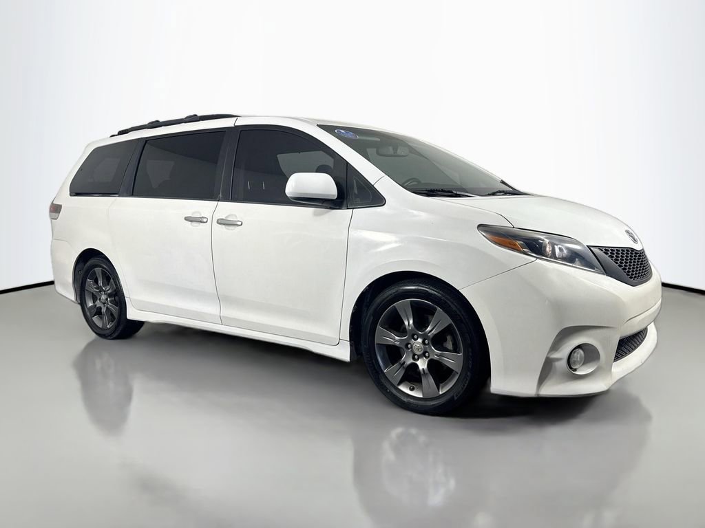 Used 2015 Toyota Sienna SE FWD image 3