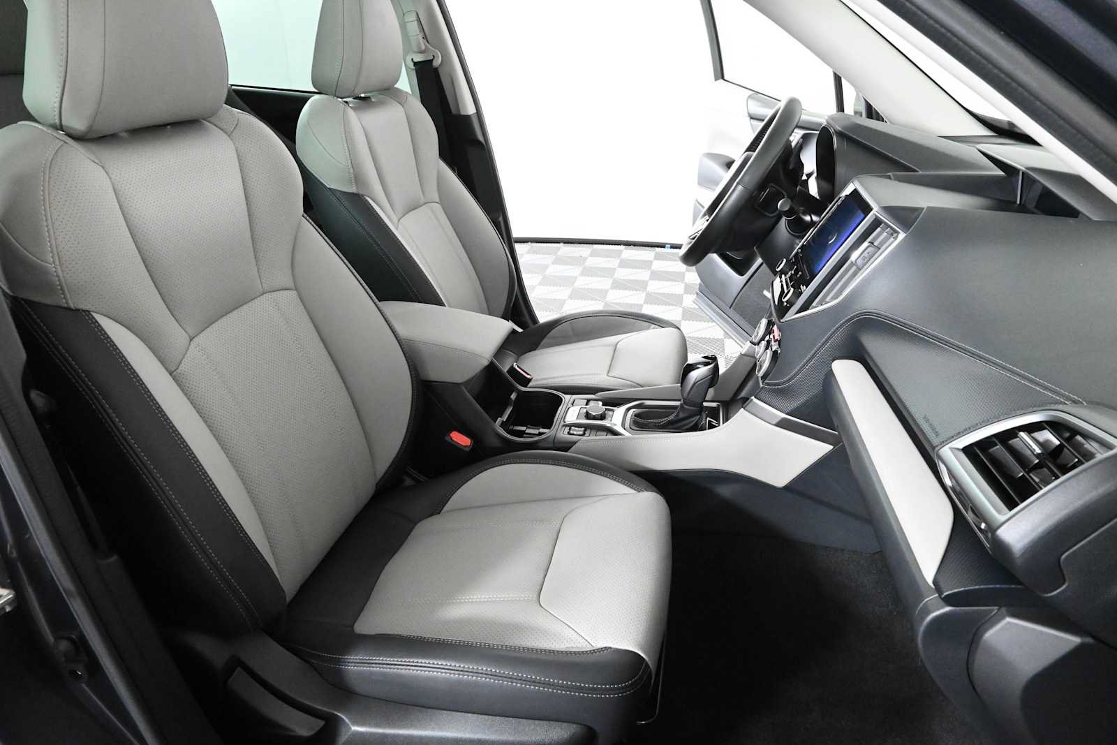 Used 2023 Subaru Forester Limited AWD/4WD image 13