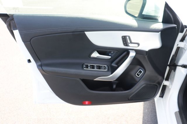 Used 2025 Mercedes-Benz CLA 250 image 9