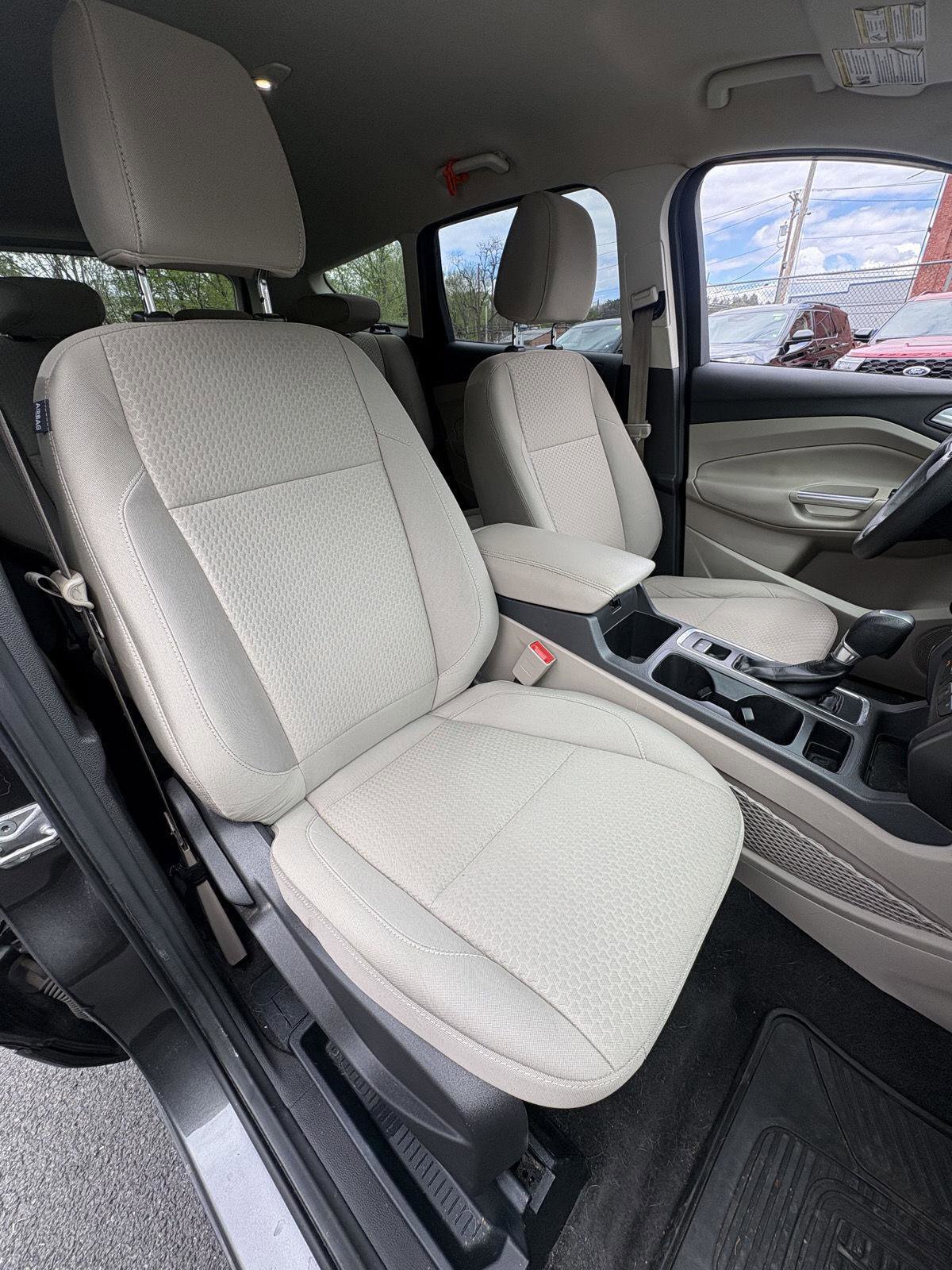 Used 2017 Ford Escape SE AWD/4WD image 14