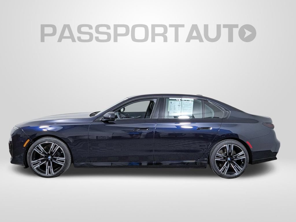 Used 2026 BMW i7 xDrive60 AWD/4WD image 2