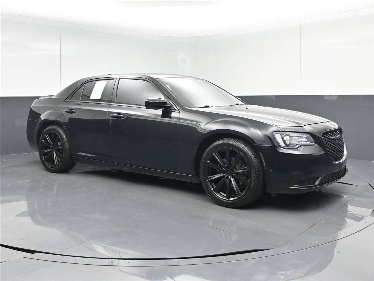 Used 2021 Chrysler 300 Touring w/ Sport Appearance Package RWD image 3