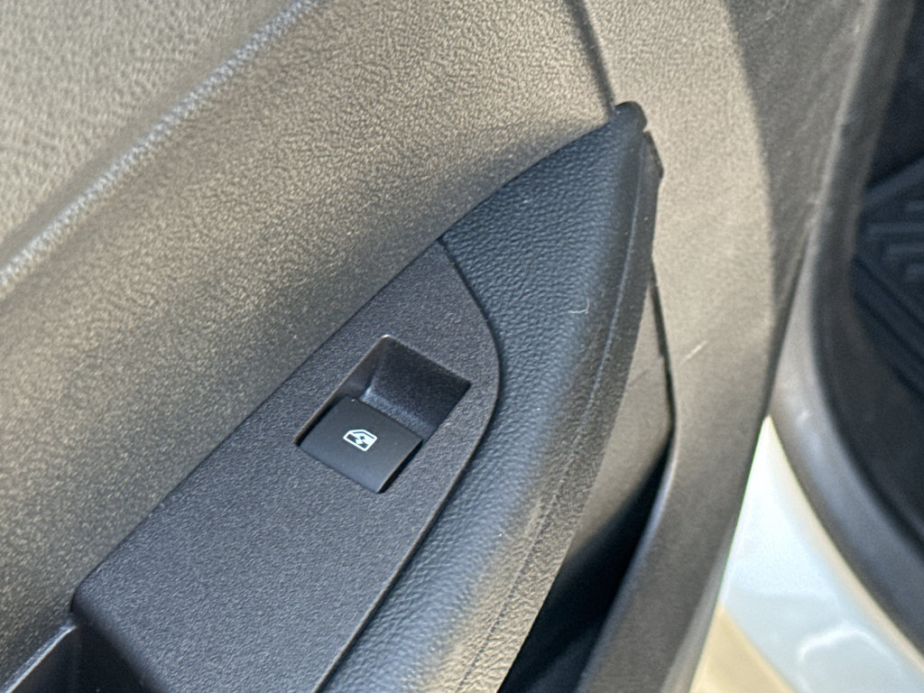 Used 2016 Chevrolet Equinox LT w/ Convenience Package image 27