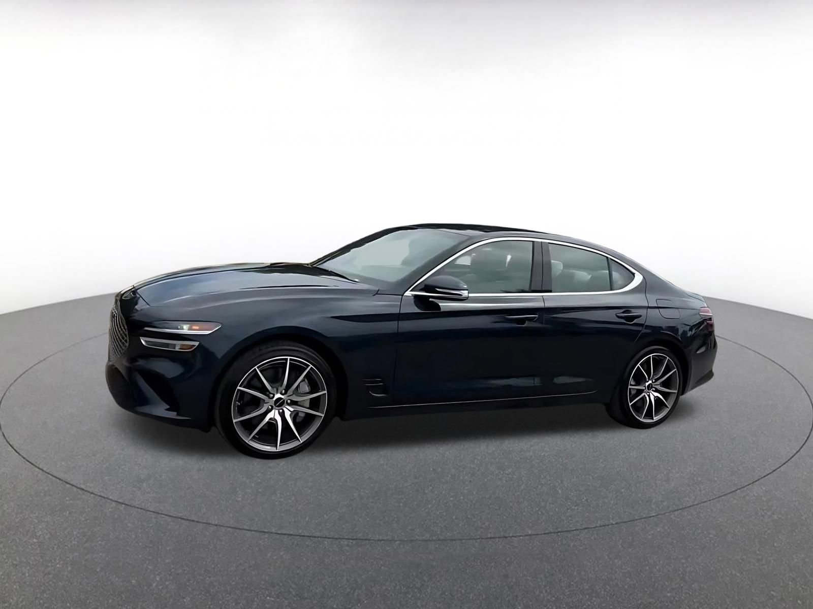 Used 2025 Genesis G70 2.5T AWD/4WD image 7