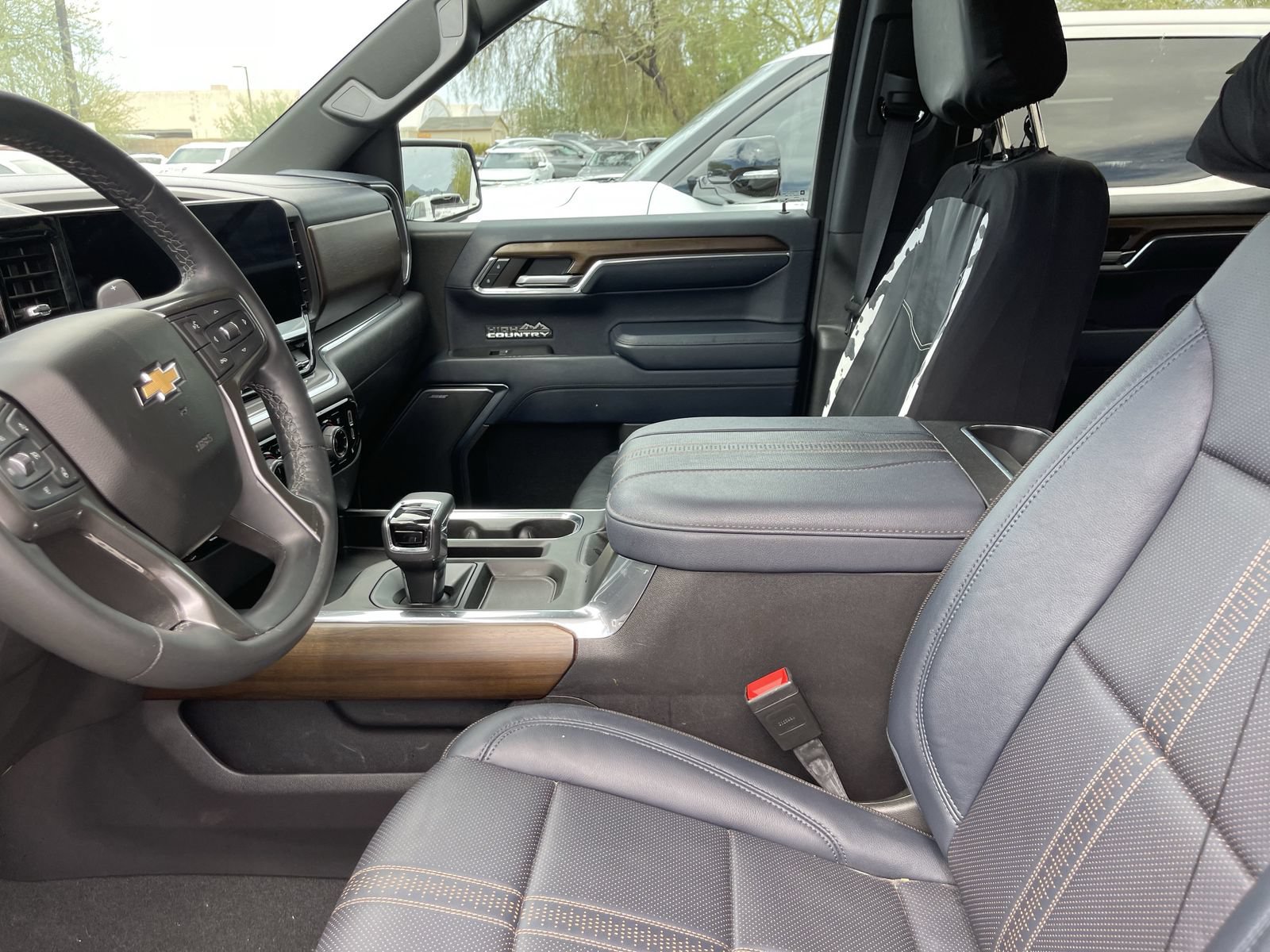 Used 2024 Chevrolet Silverado 1500 High Country w/ Technology Package AWD/4WD image 11
