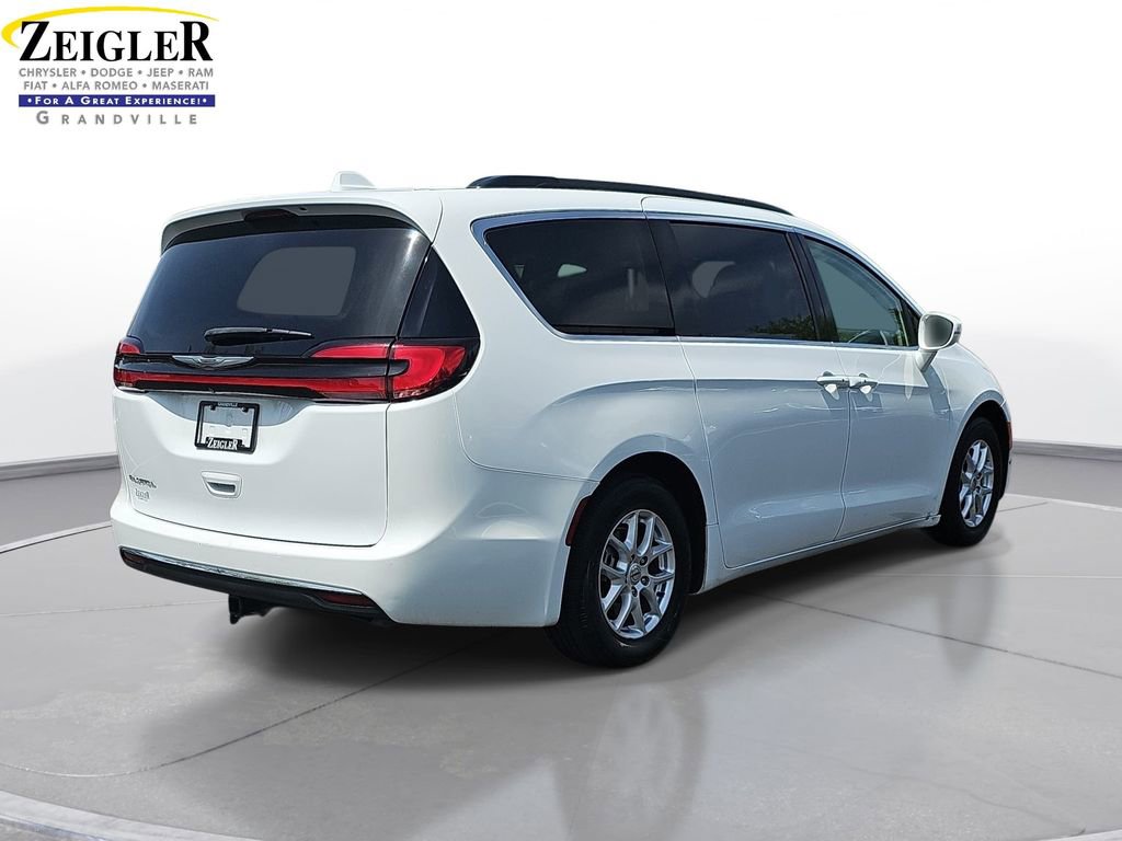 Certified 2022 Chrysler Pacifica Touring-L FWD image 5