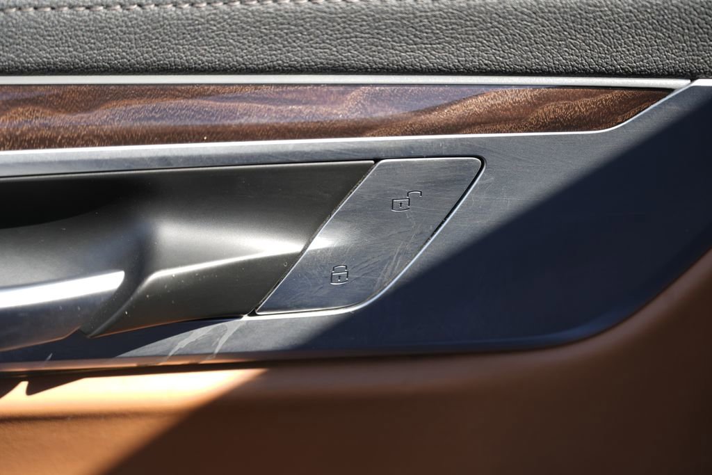 Used 2020 BMW 750i xDrive w/ Cold Weather Package image 23