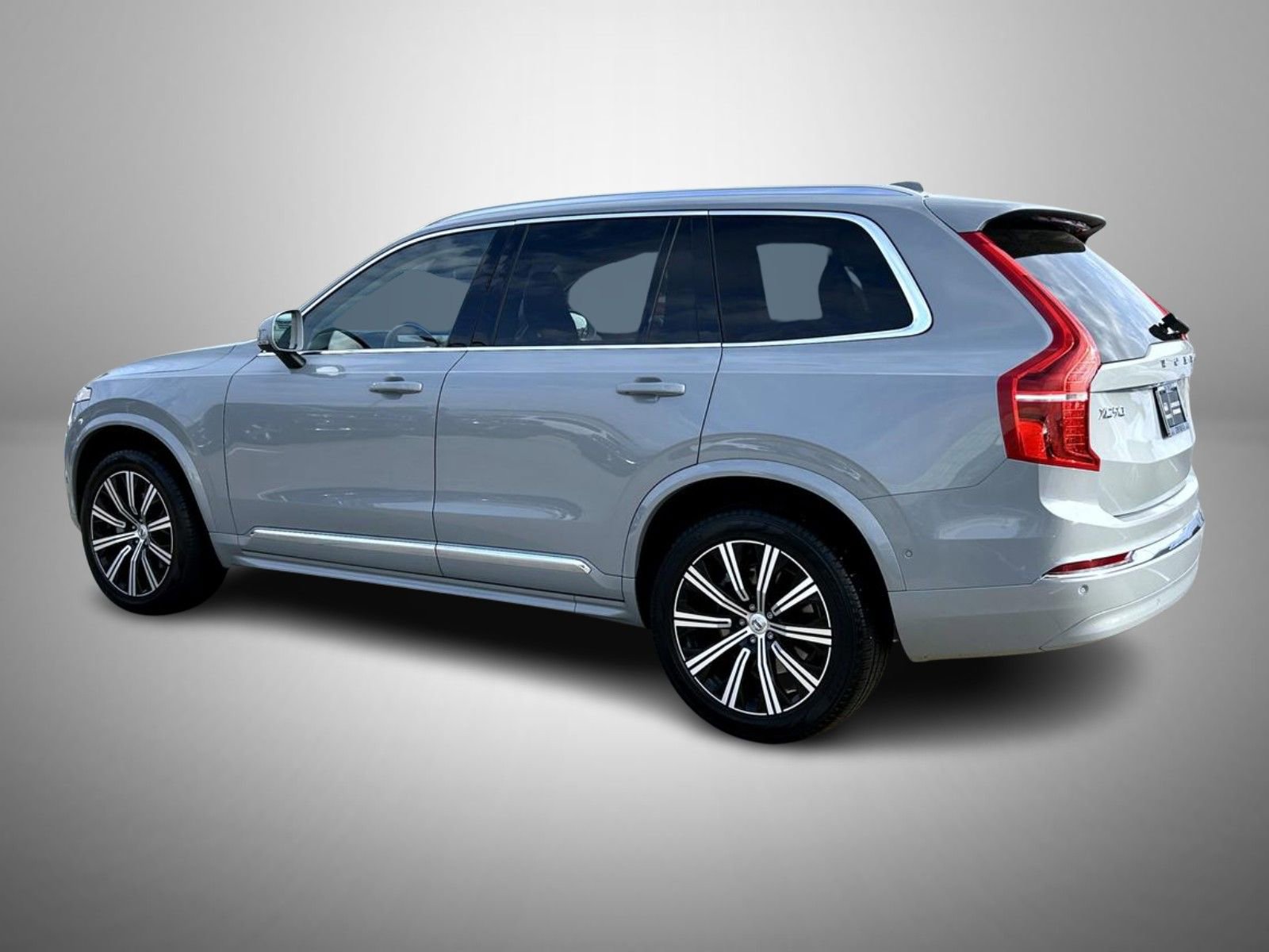 Used 2024 Volvo XC90 B6 Plus image 7