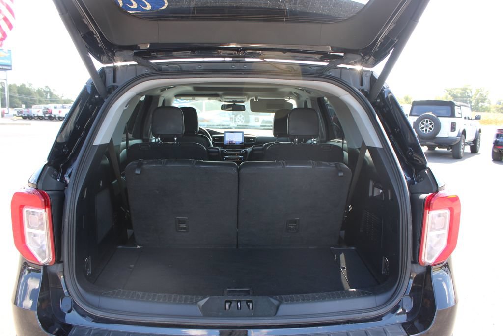 Used 2022 Ford Explorer Limited w/ Equipment Group 301A RWD image 17