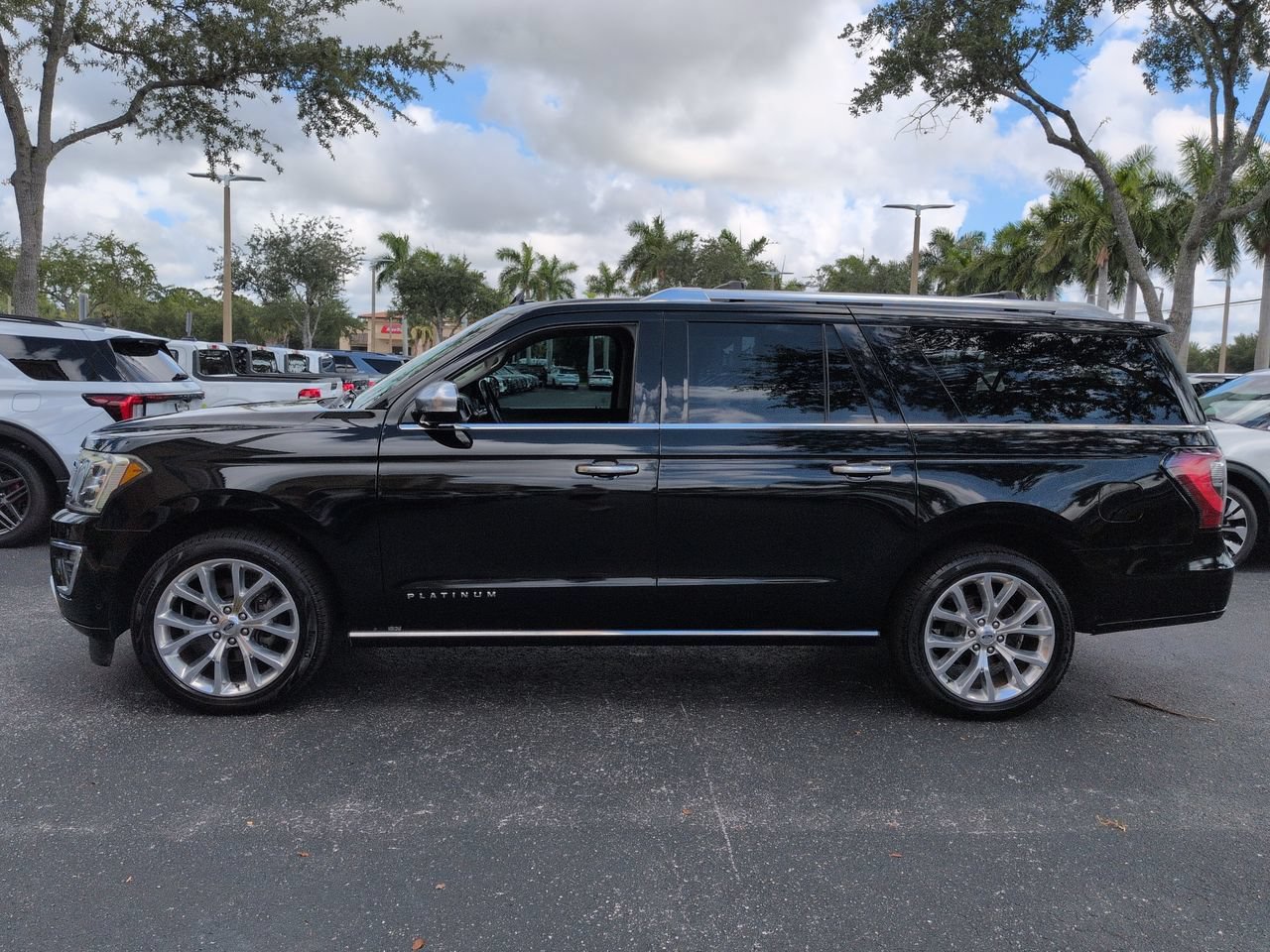 Used 2018 Ford Expedition Max Platinum AWD/4WD image 8