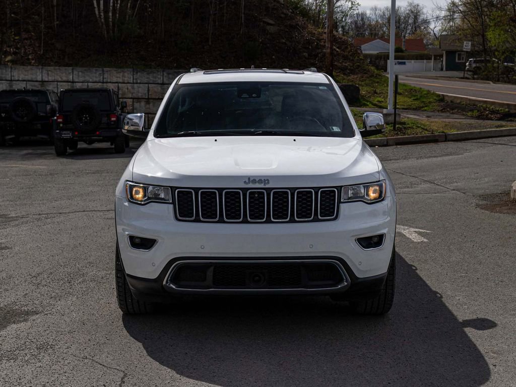 Used 2019 Jeep Grand Cherokee Limited AWD/4WD image 2