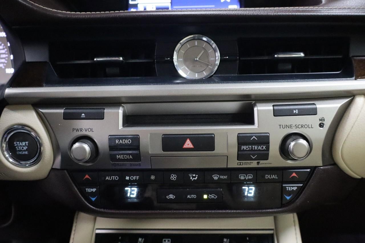 Used 2016 Lexus ES 350 w/ Luxury Package w/Wood Trim image 16