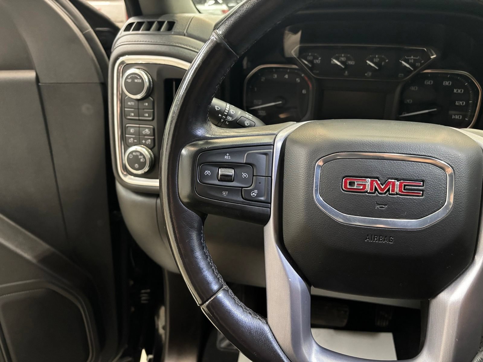Used 2021 GMC Sierra 1500 Elevation w/ X31 Off-Road Package AWD/4WD image 14