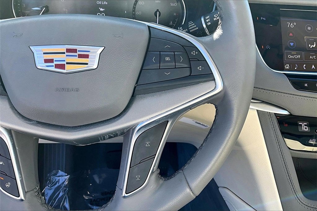 Certified 2022 Cadillac XT5 Premium Luxury image 12