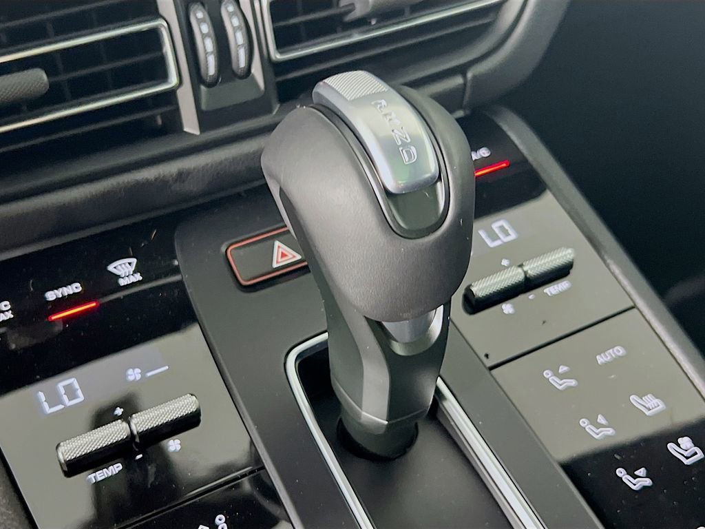 Certified 2026 Porsche Macan AWD/4WD image 19