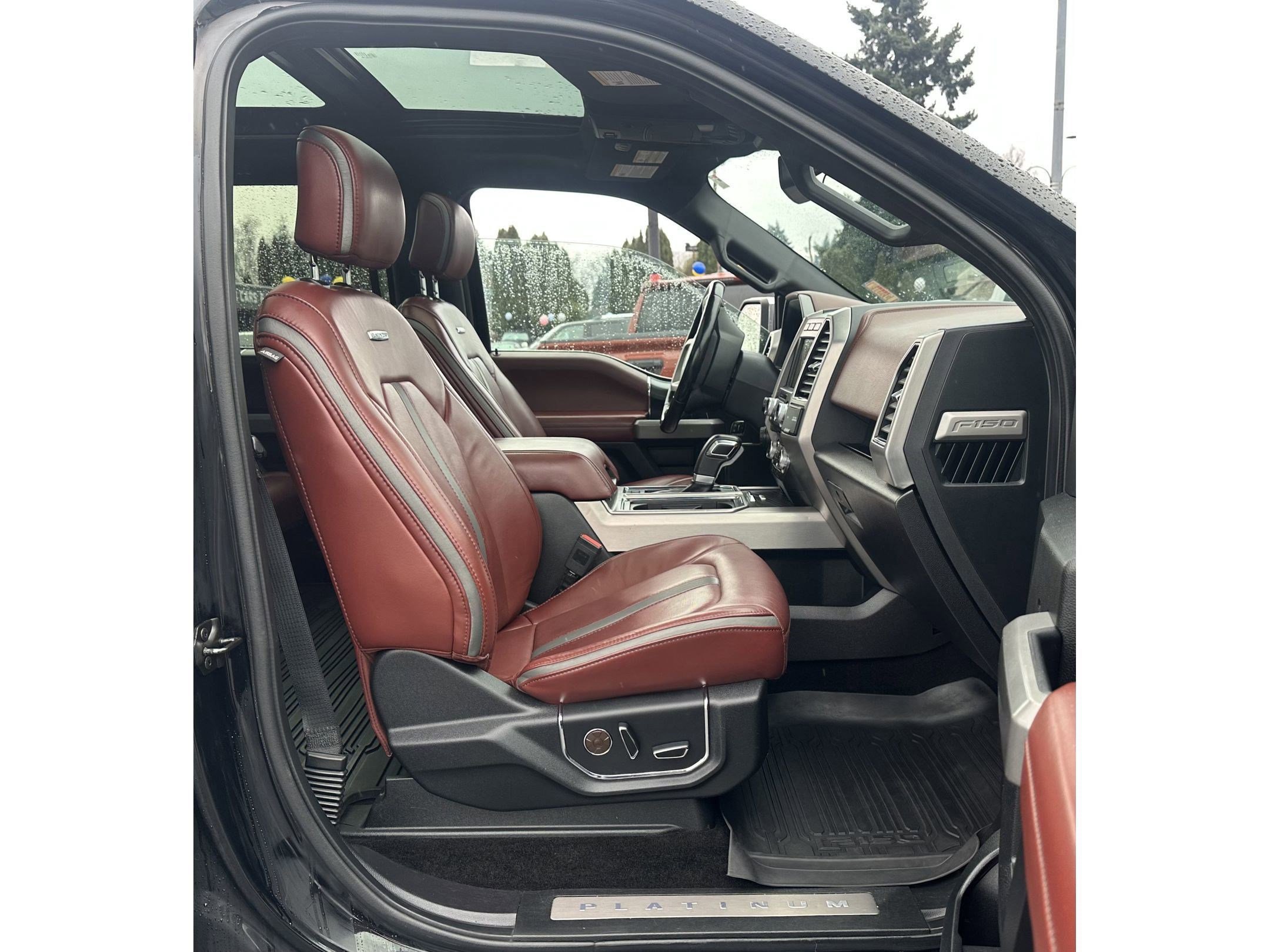 Used 2018 Ford F150 Platinum w/ Technology Package image 8