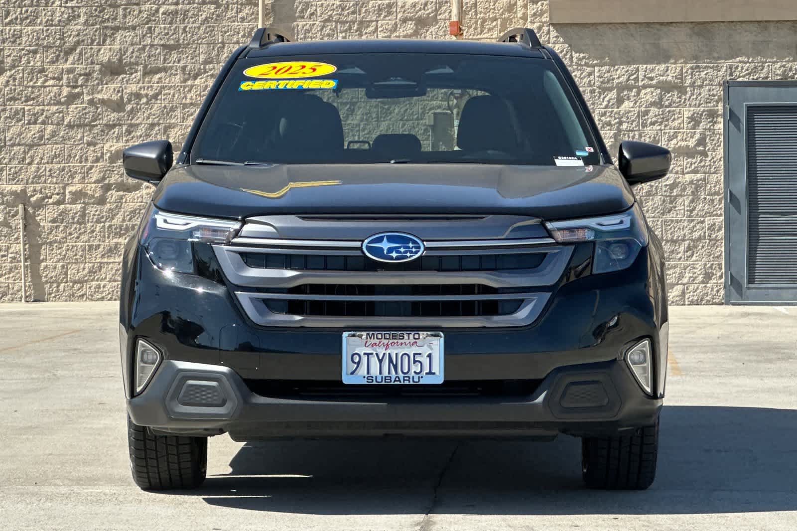 Used 2025 Subaru Forester Premium AWD/4WD image 8