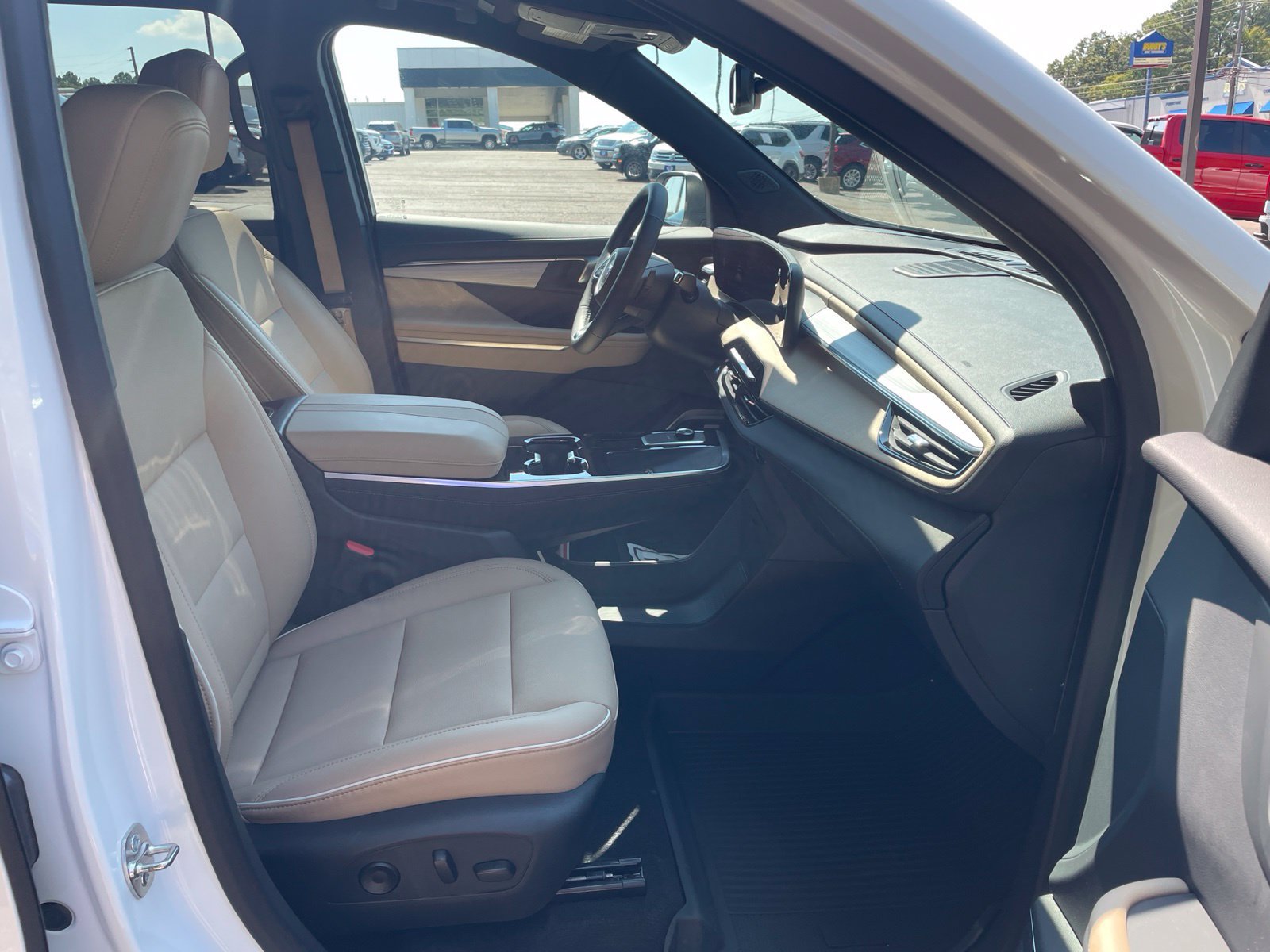 Used 2025 Buick Enclave Preferred w/ LPO, Floor Liner Package FWD image 37