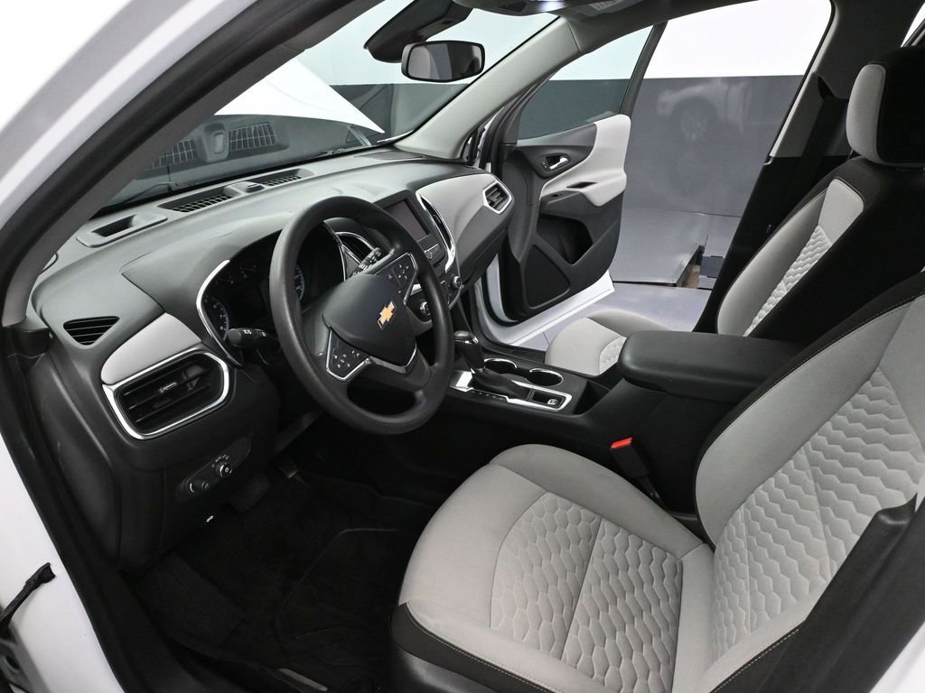 Used 2021 Chevrolet Equinox LS w/ LS Convenience Package image 22