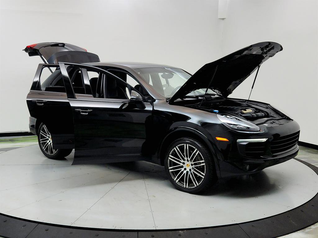 Used 2017 Porsche Cayenne Platinum Edition image 10