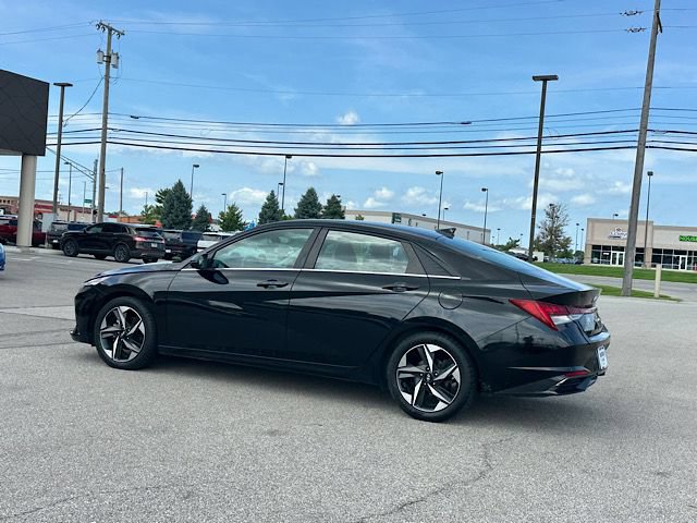 Used 2021 Hyundai Elantra Limited FWD image 5