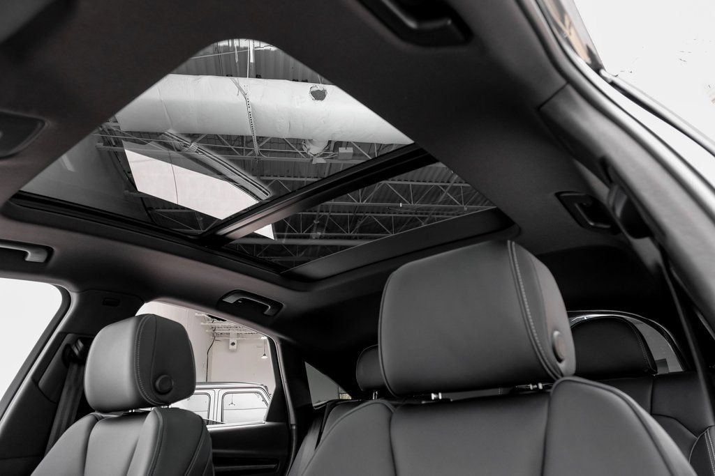 Used 2022 Audi SQ5 Prestige AWD/4WD image 9