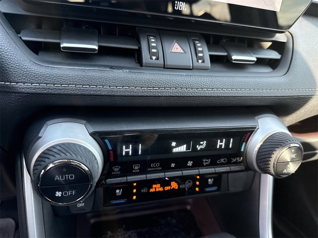 Used 2025 Toyota RAV4 Limited image 28