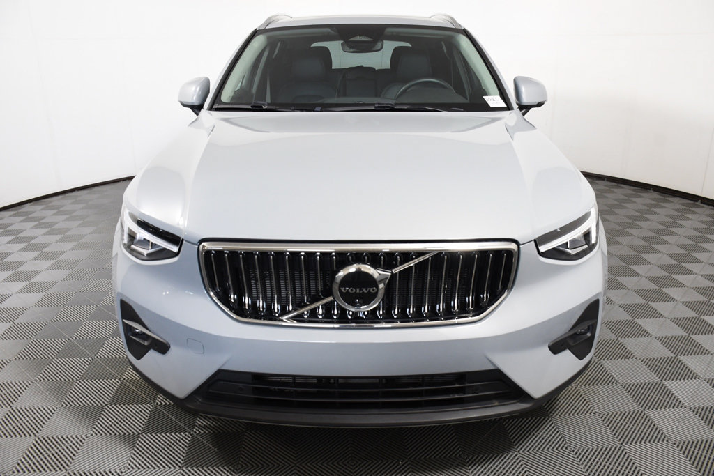 Used 2025 Volvo XC40 B5 Plus AWD/4WD image 10
