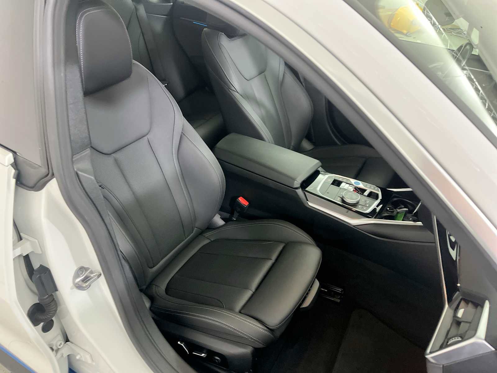 Used 2024 BMW i4 xDrive40i w/ Premium Package image 26